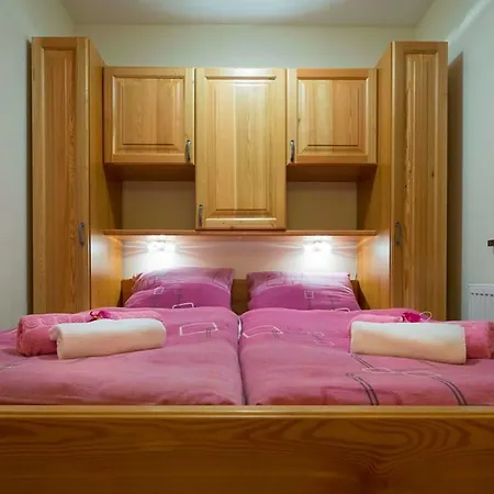 Aurora アパート Risovac