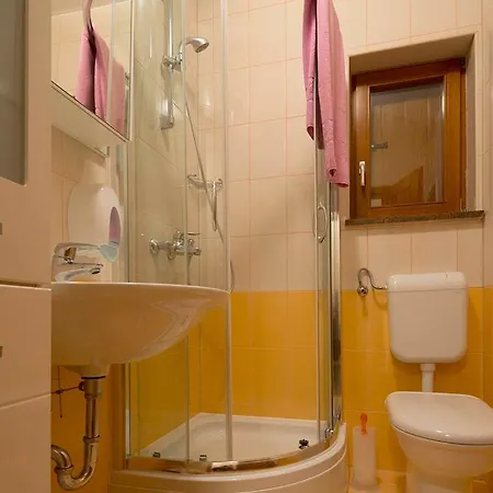 Aurora アパート Risovac